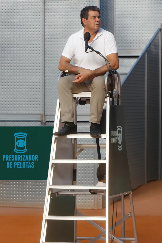 el juez de silla en el tenis